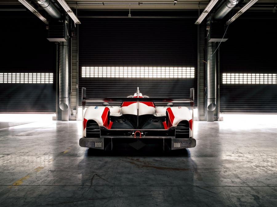 Toyota TS050 Hybrid 2016 года  (фото 19 из 27)